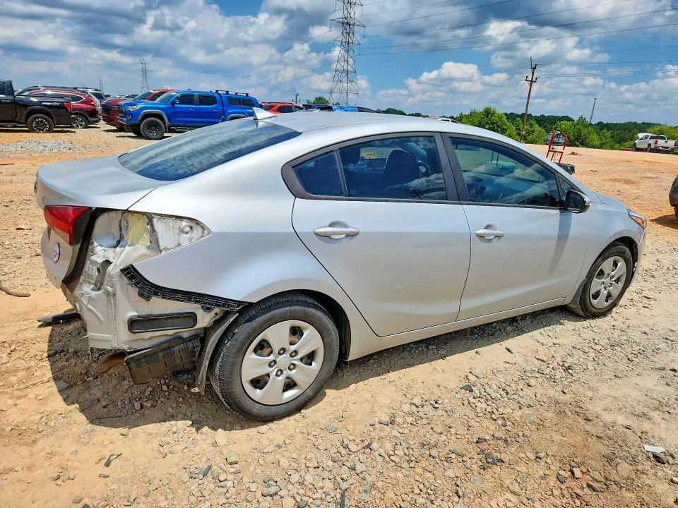 2017 KIA FORTE LX  