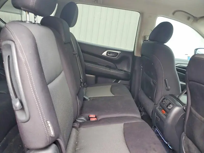 2019 NISSAN PATHFINDER SV  