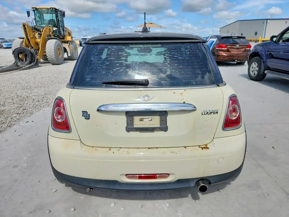 2013 MINI COOPER   