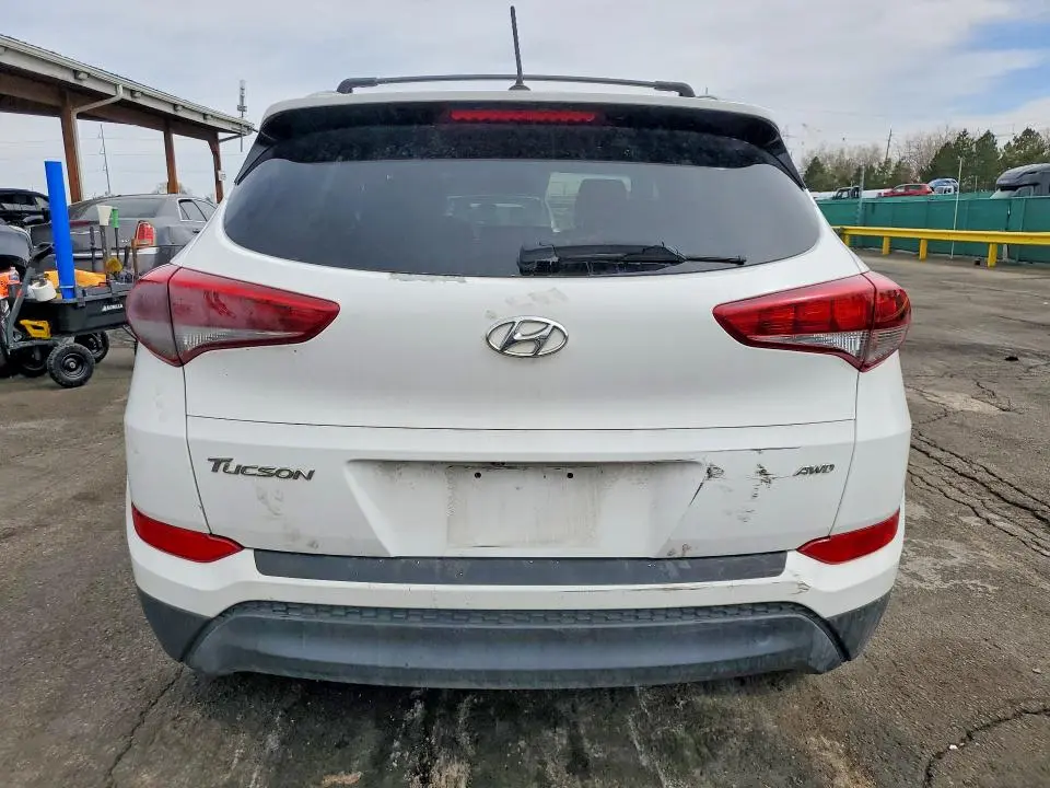 2017 HYUNDAI TUCSON SE  