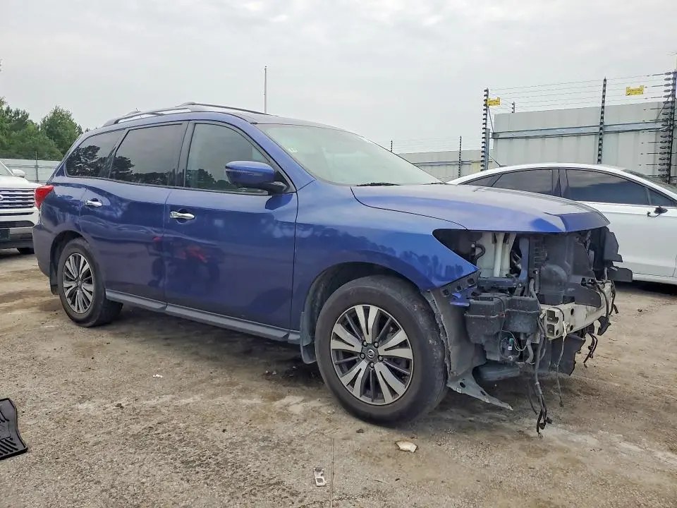 2017 NISSAN PATHFINDER SL  