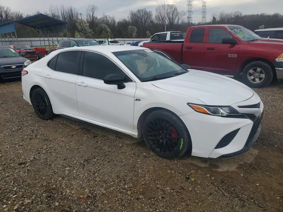 2020 TOYOTA CAMRY SE  