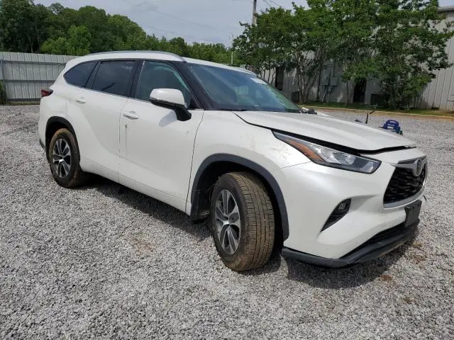 2020 TOYOTA HIGHLANDER XLE  