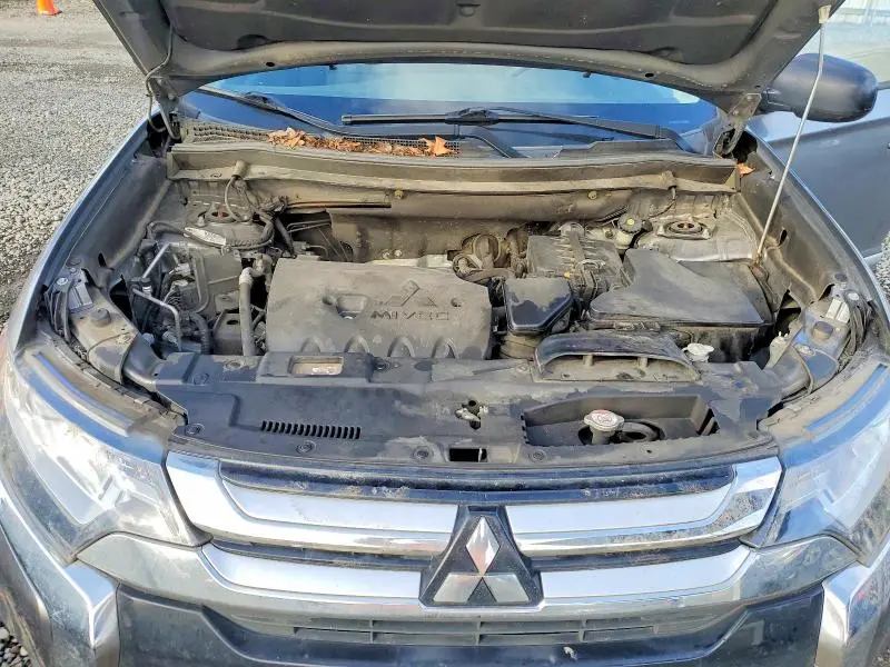 2018 MITSUBISHI OUTLANDER SE  