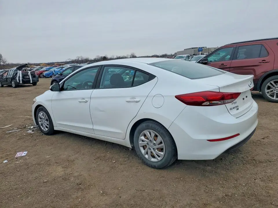 2018 HYUNDAI ELANTRA SE  