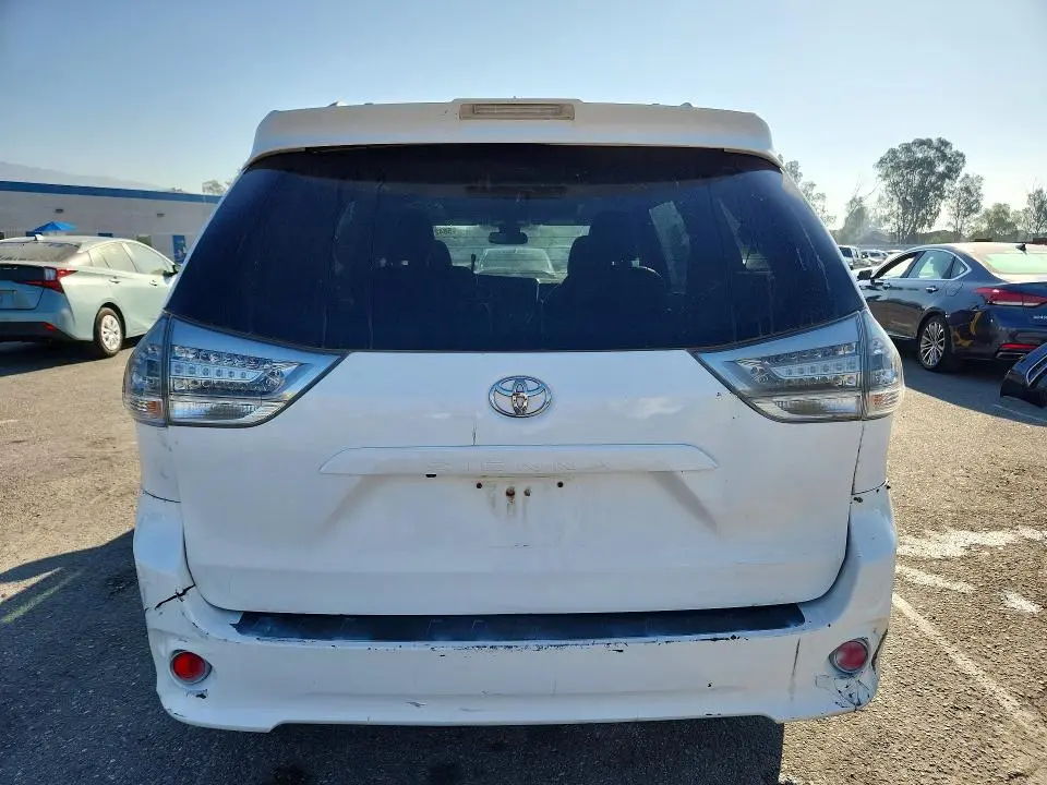 2019 TOYOTA SIENNA SE 8-PASSENGER  