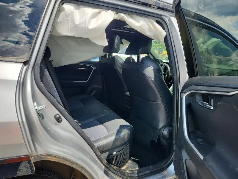 2020 TOYOTA RAV4 XSE  