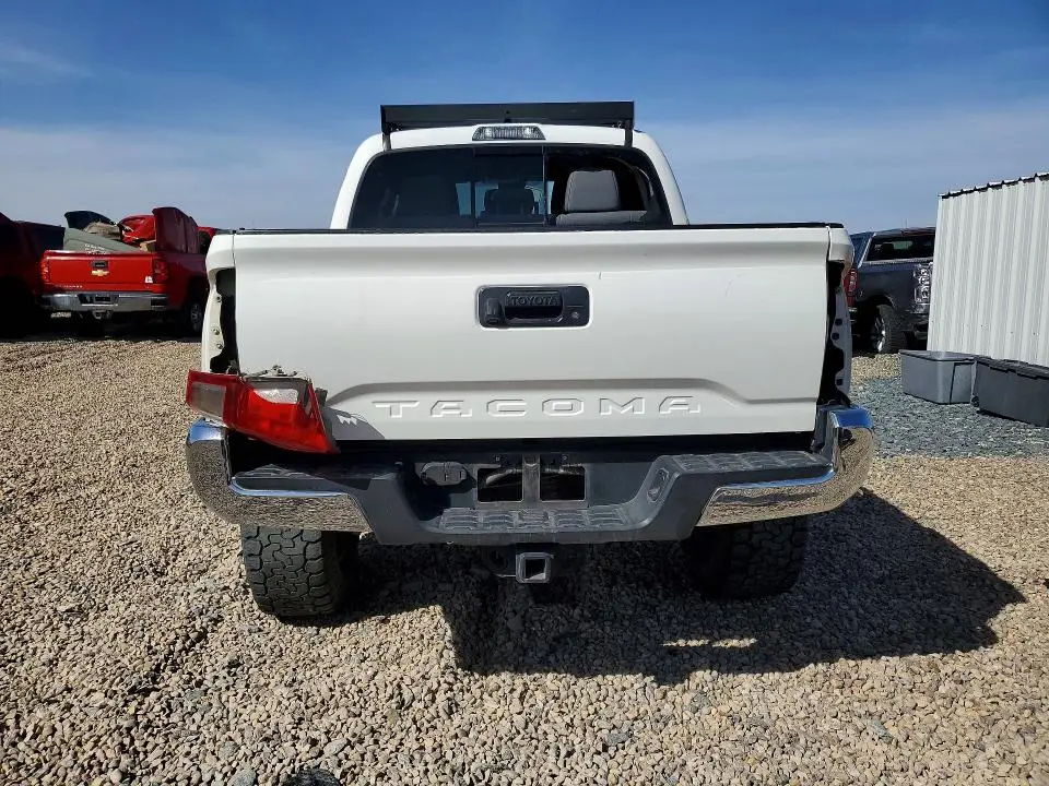2019 TOYOTA TACOMA SR5 V6  