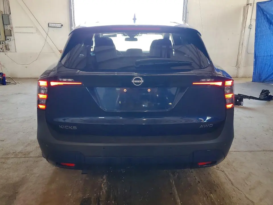 2025 NISSAN KICKS SV  