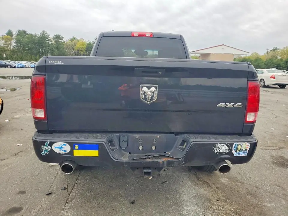 2015 RAM 1500 ST  