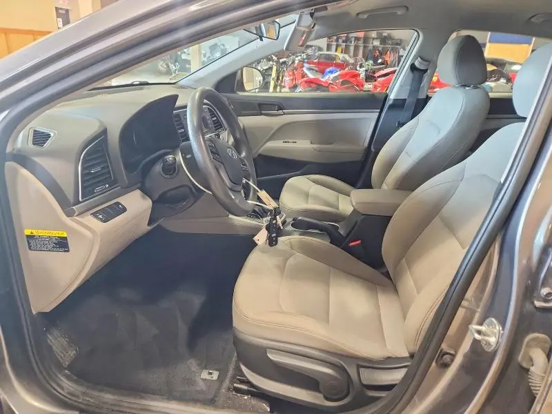 2018 HYUNDAI ELANTRA SE  