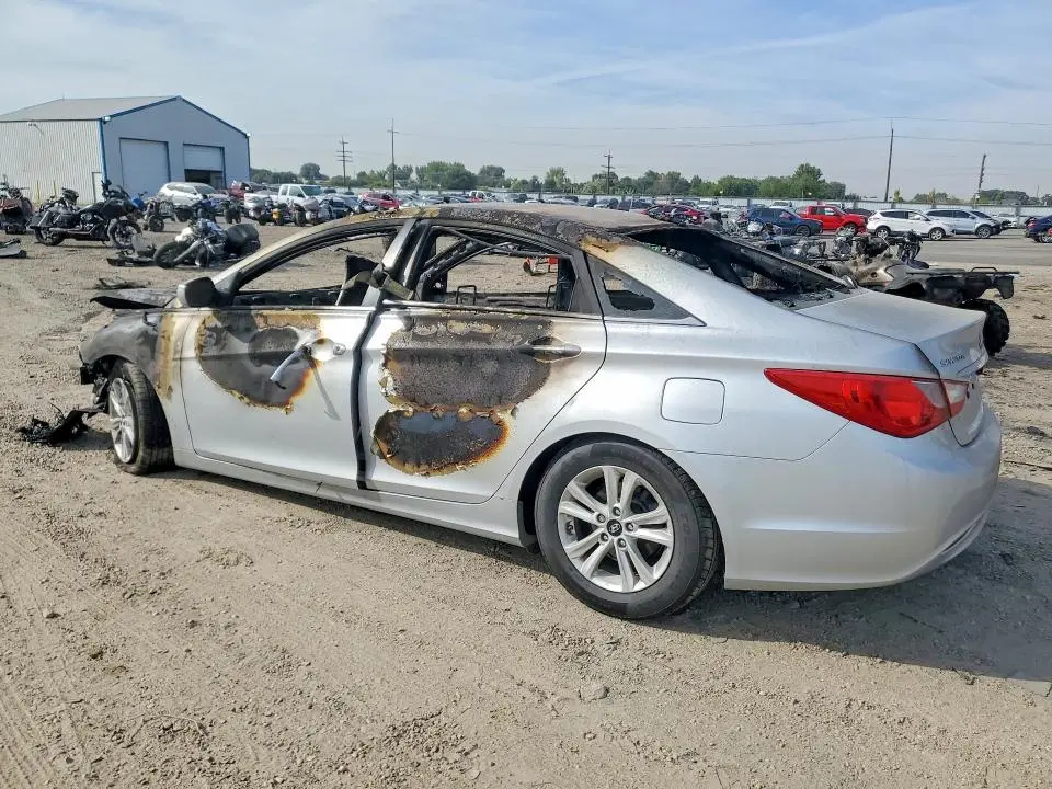 2013 HYUNDAI SONATA GLS  