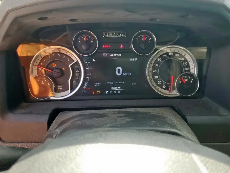 2016 RAM 1500 SLT  