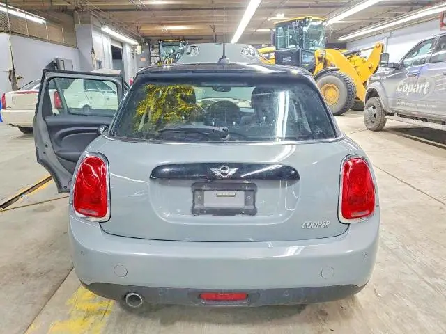 2018 MINI COOPER   