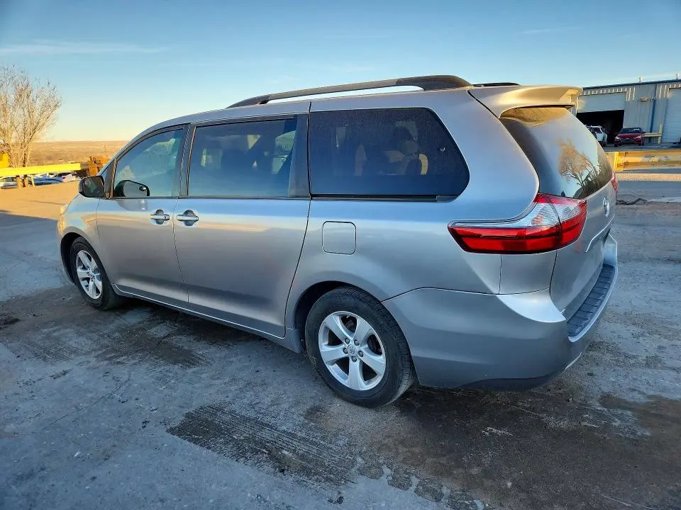 2015 TOYOTA SIENNA LE 8-PASSENGER  