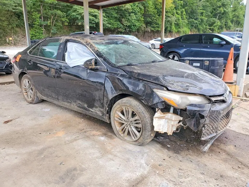 2017 TOYOTA CAMRY SE  