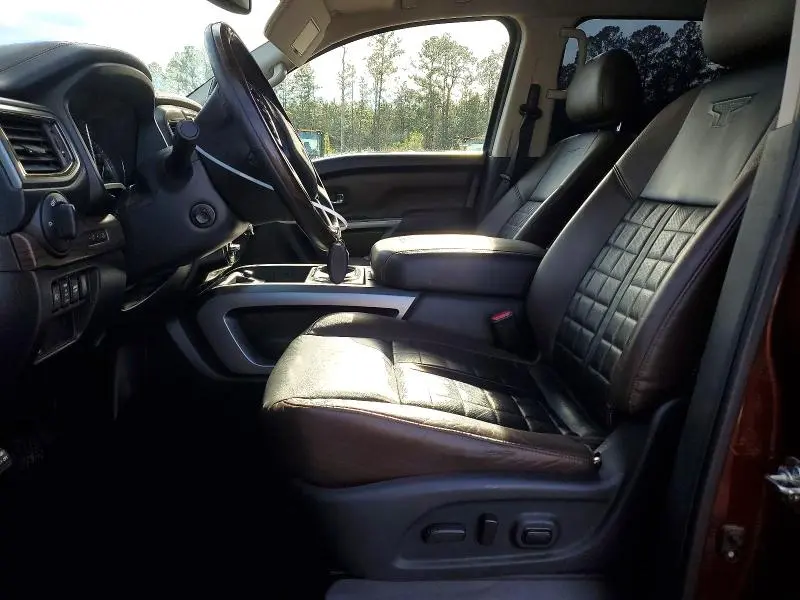 2017 NISSAN TITAN SV  