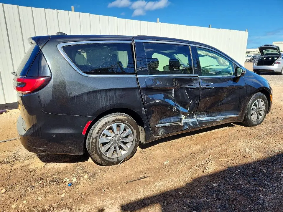 2022 CHRYSLER PACIFICA HYBRID LIMITED  