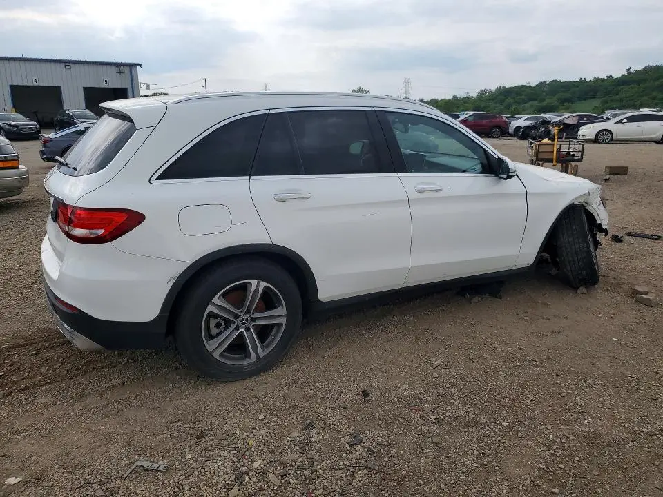 2019 MERCEDES-BENZ GLC 300  