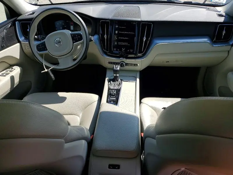 2019 VOLVO XC60 T5  
