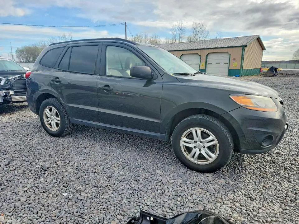 2010 HYUNDAI SANTA FE GLS  