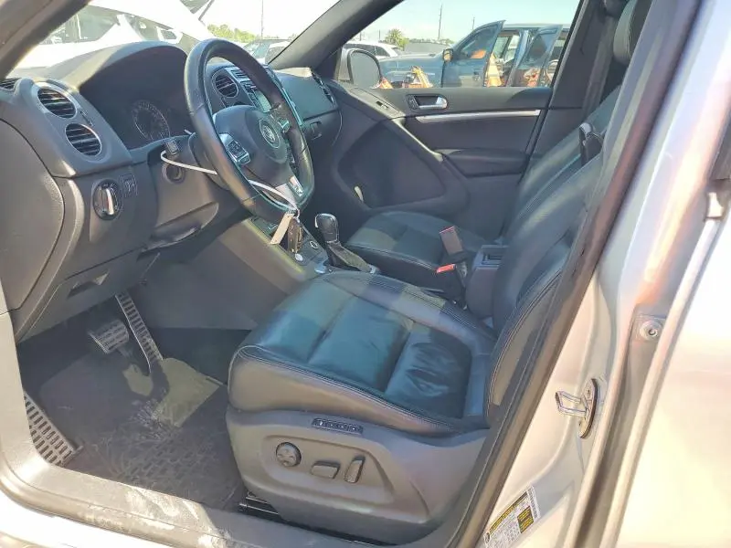 2014 VOLKSWAGEN TIGUAN S  