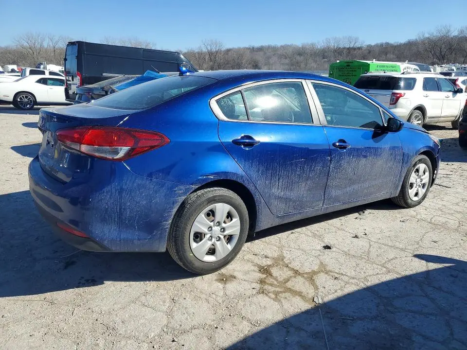 2017 KIA FORTE LX  