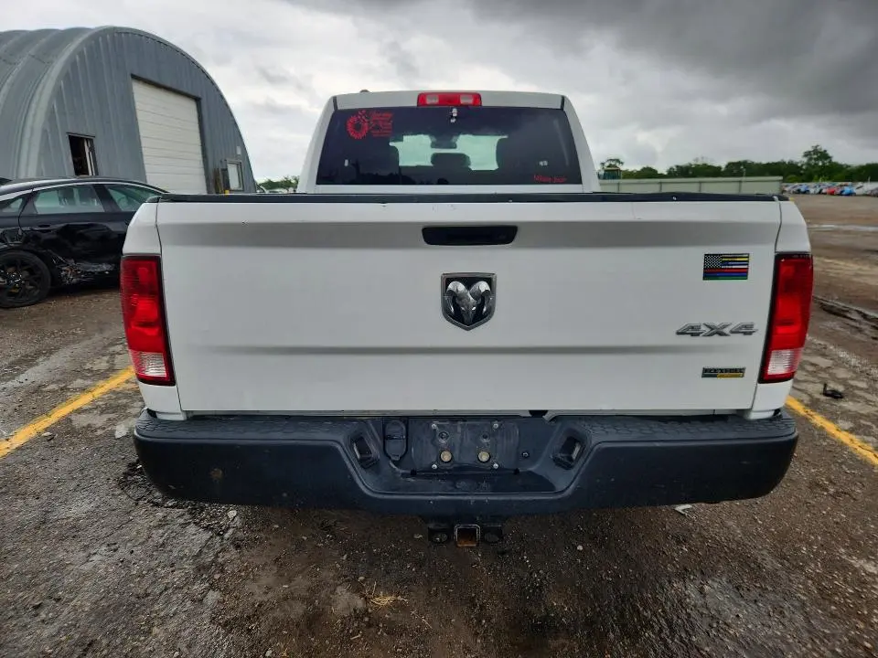 2016 RAM 1500 ST  