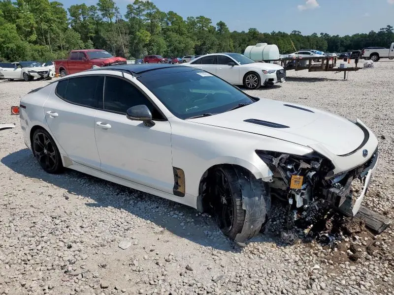 2019 KIA STINGER GT2  