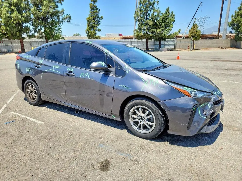 2021 TOYOTA PRIUS LE  