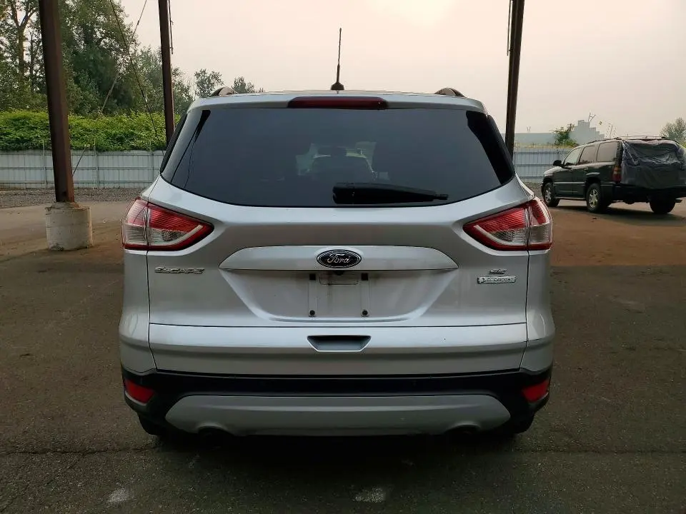 2015 FORD ESCAPE SE  