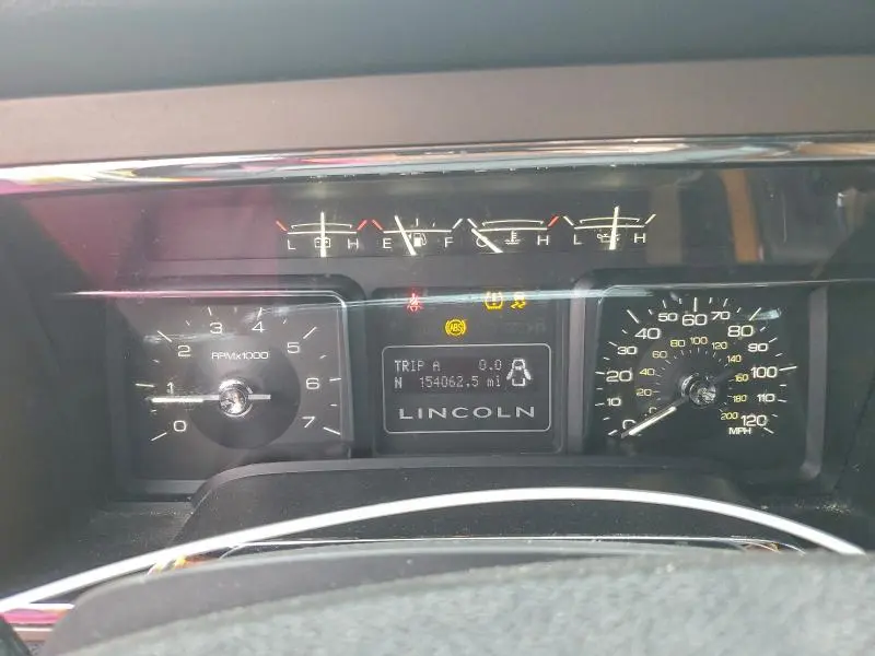 2011 LINCOLN NAVIGATOR   
