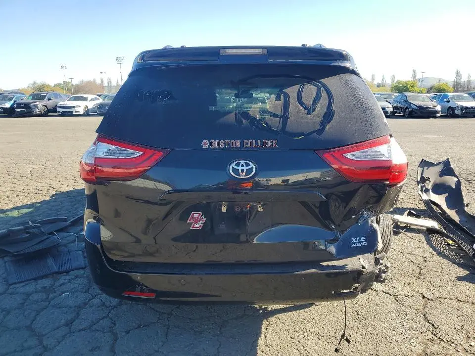 2017 TOYOTA SIENNA XLE 7-PASSENGER  