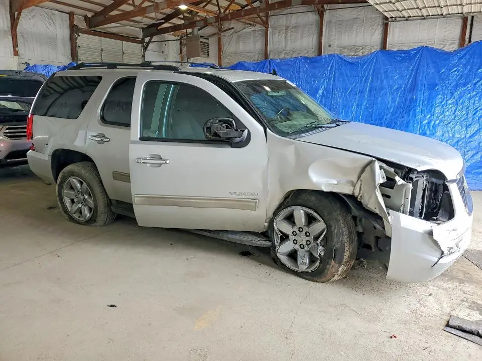 2011 GMC YUKON SLE  