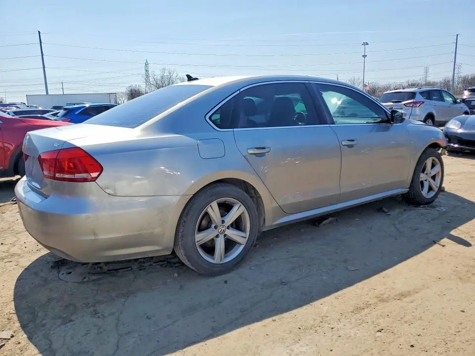 2014 VOLKSWAGEN PASSAT SE  