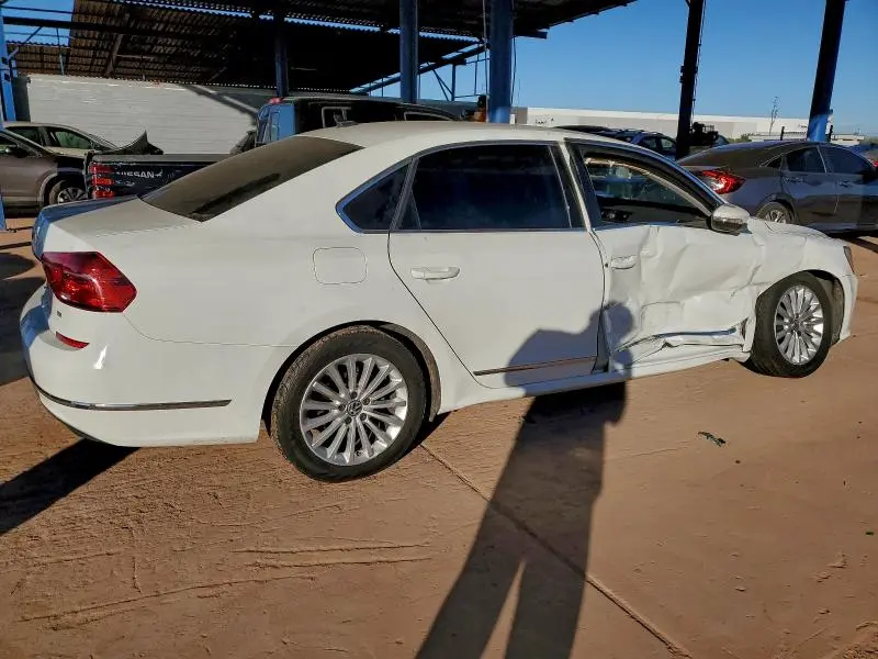 2016 VOLKSWAGEN PASSAT SE  