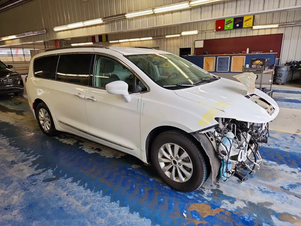2018 CHRYSLER PACIFICA TOURING L  