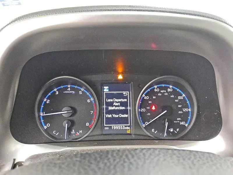 2018 TOYOTA RAV4 LE  