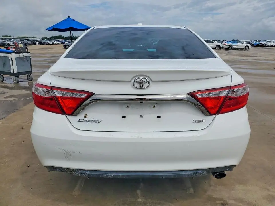 2016 TOYOTA CAMRY XSE  