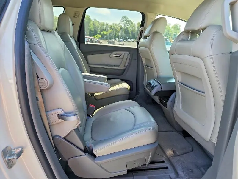2012 CHEVROLET TRAVERSE LT  