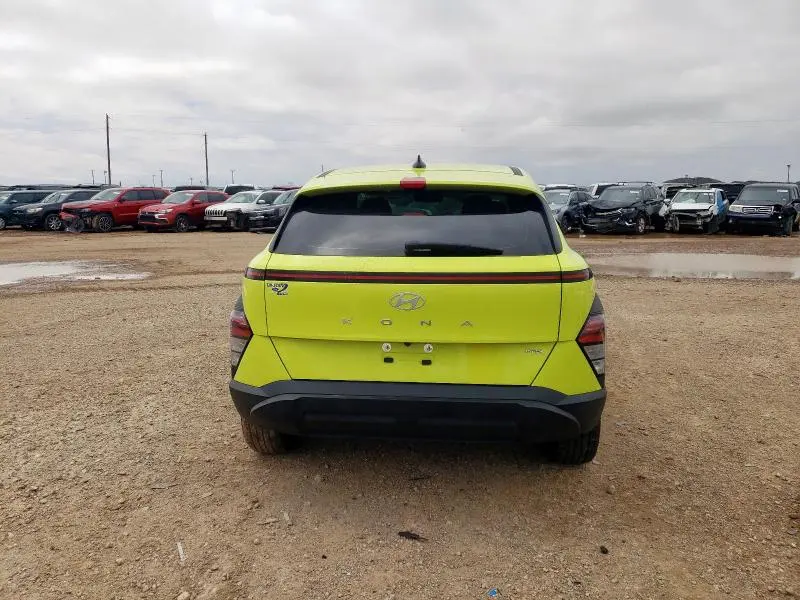 2024 HYUNDAI KONA SE  