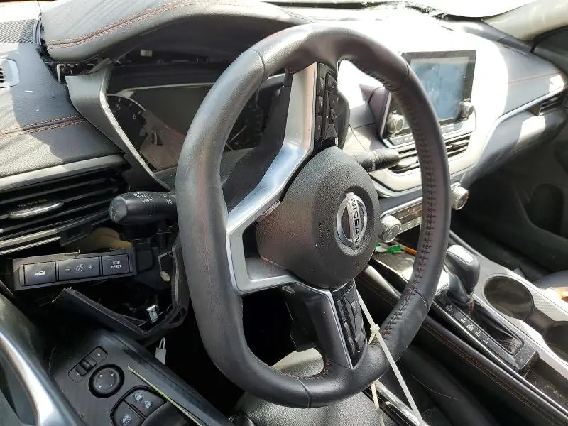 2021 NISSAN ALTIMA SR  