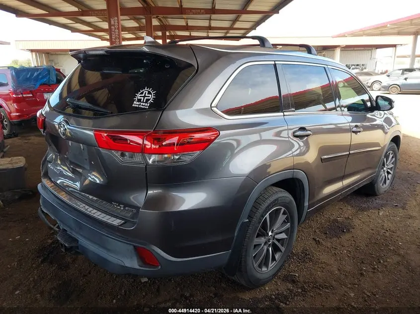 2018 TOYOTA HIGHLANDER XLE