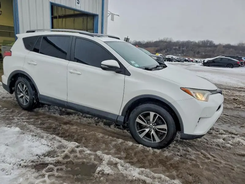 2017 TOYOTA RAV4 XLE  