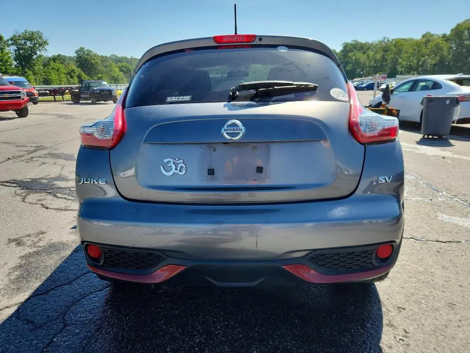 2015 NISSAN JUKE SV  