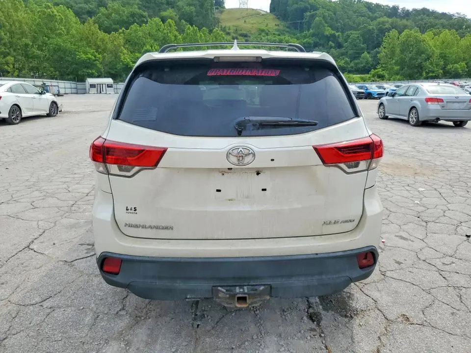 2017 TOYOTA HIGHLANDER XLE  