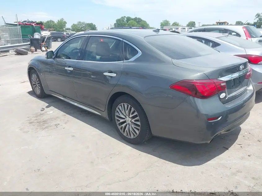 2015 INFINITI Q70L 3.7