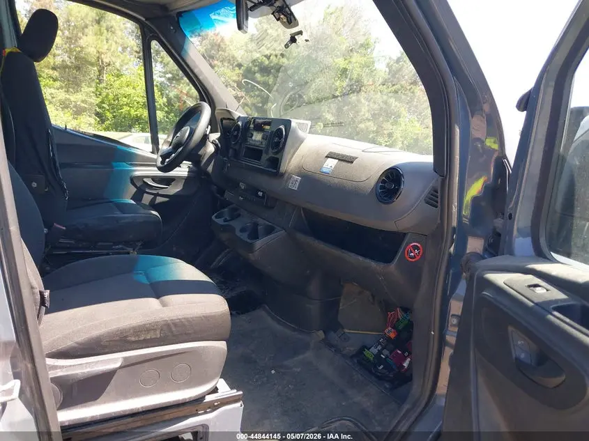 2019 MERCEDES-BENZ SPRINTER 2500 STANDARD ROOF V6