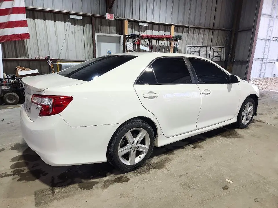 2014 TOYOTA CAMRY SE  