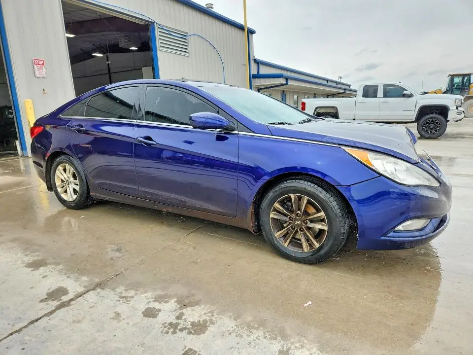 2013 HYUNDAI SONATA GLS  